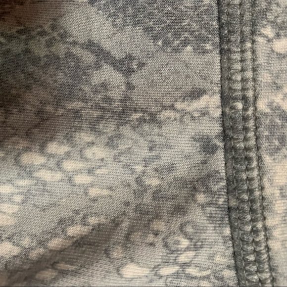 Susan Graver Animal Print Blouse L - Picture 4 of 7